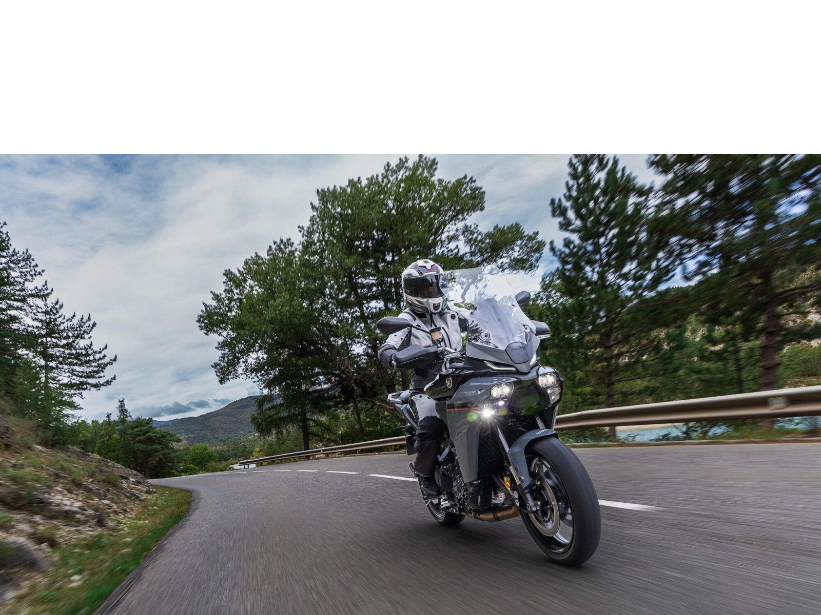 Мотоцикл YAMAHA TRACER 9 (Redline) 2026